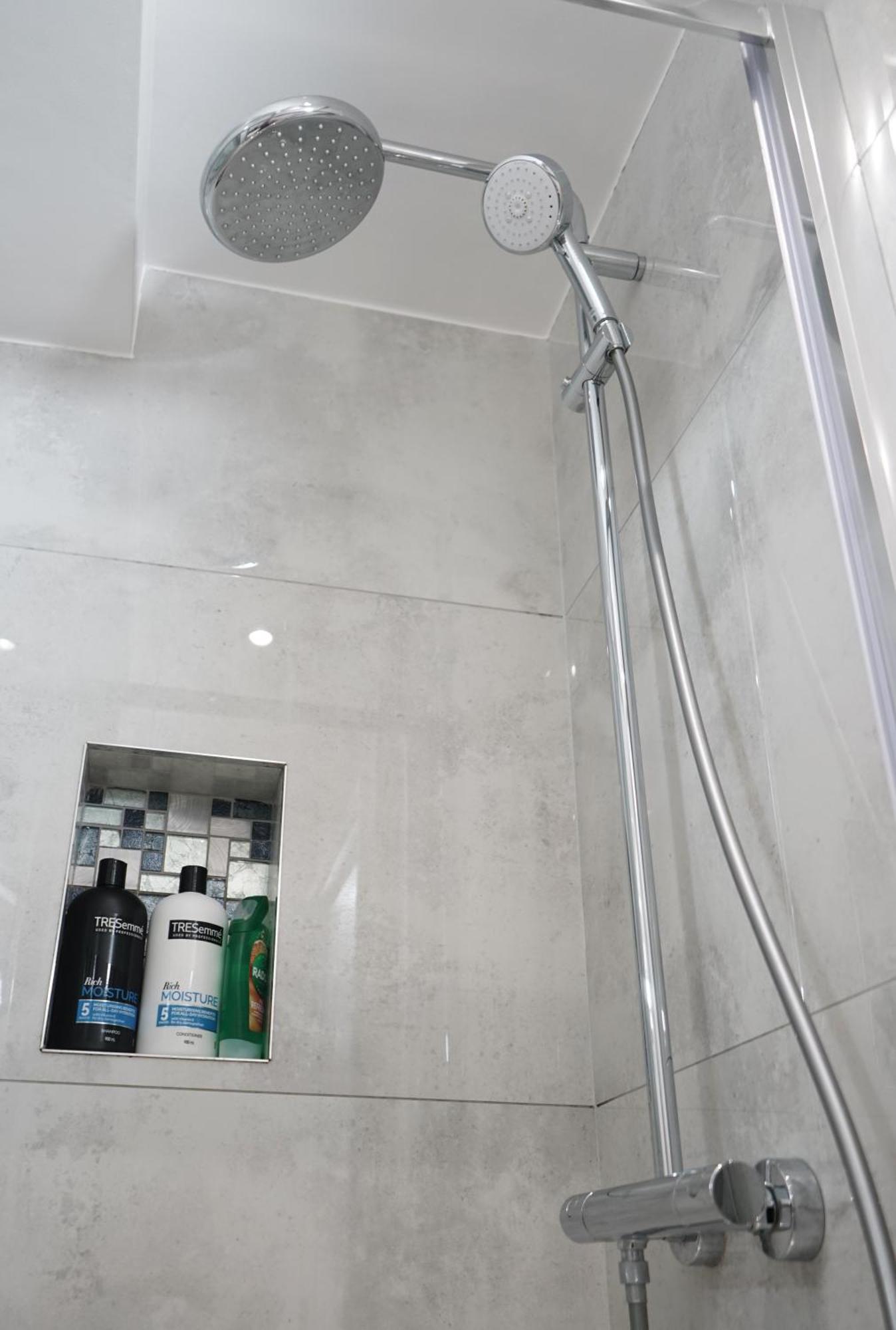 Luxury London House Sleeps 13, 2 Minutes To Metro Villa Kültér fotó