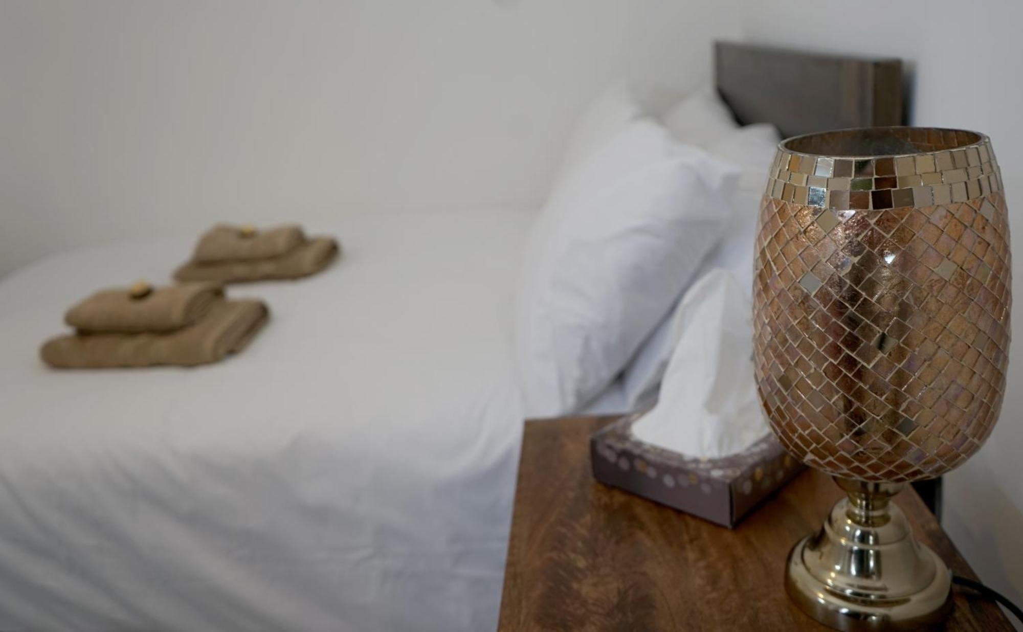 Luxury London House Sleeps 13, 2 Minutes To Metro Villa Kültér fotó