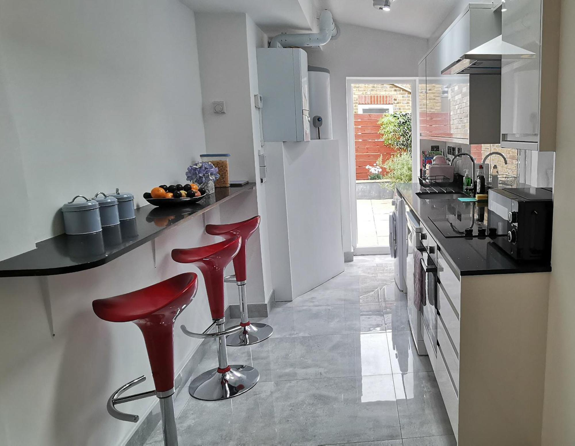 Luxury London House Sleeps 13, 2 Minutes To Metro Villa Kültér fotó