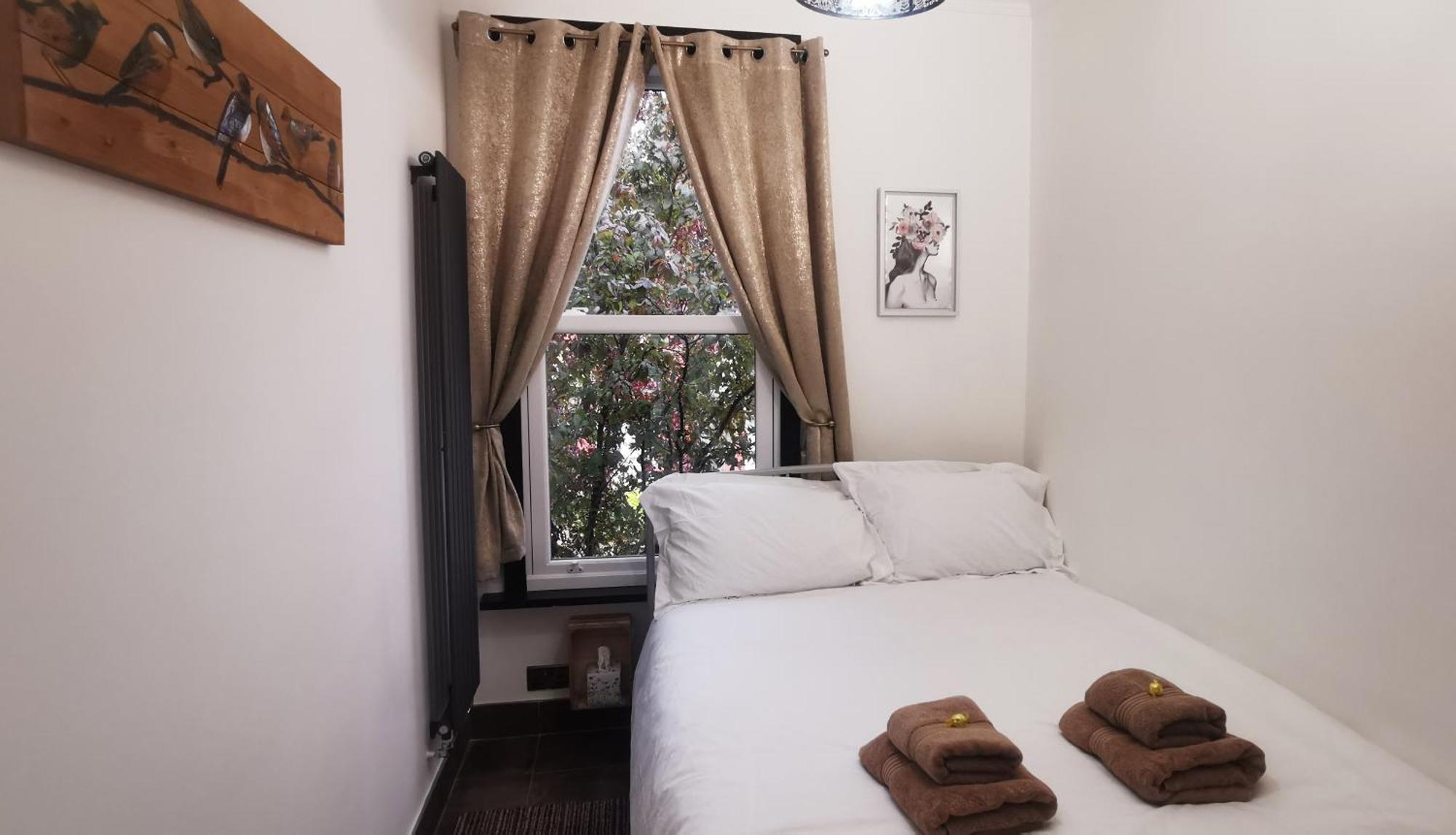 Luxury London House Sleeps 13, 2 Minutes To Metro Villa Kültér fotó