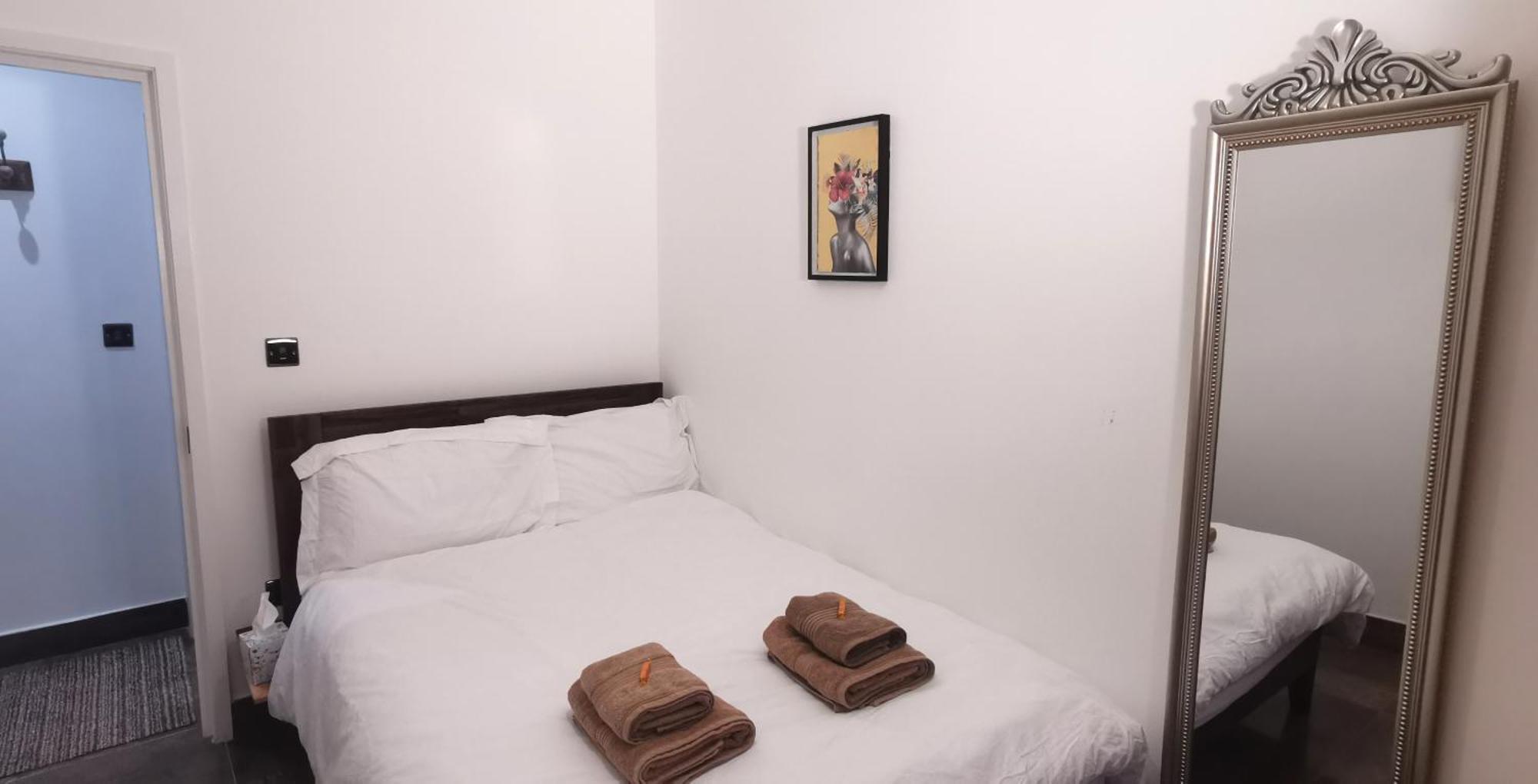 Luxury London House Sleeps 13, 2 Minutes To Metro Villa Kültér fotó