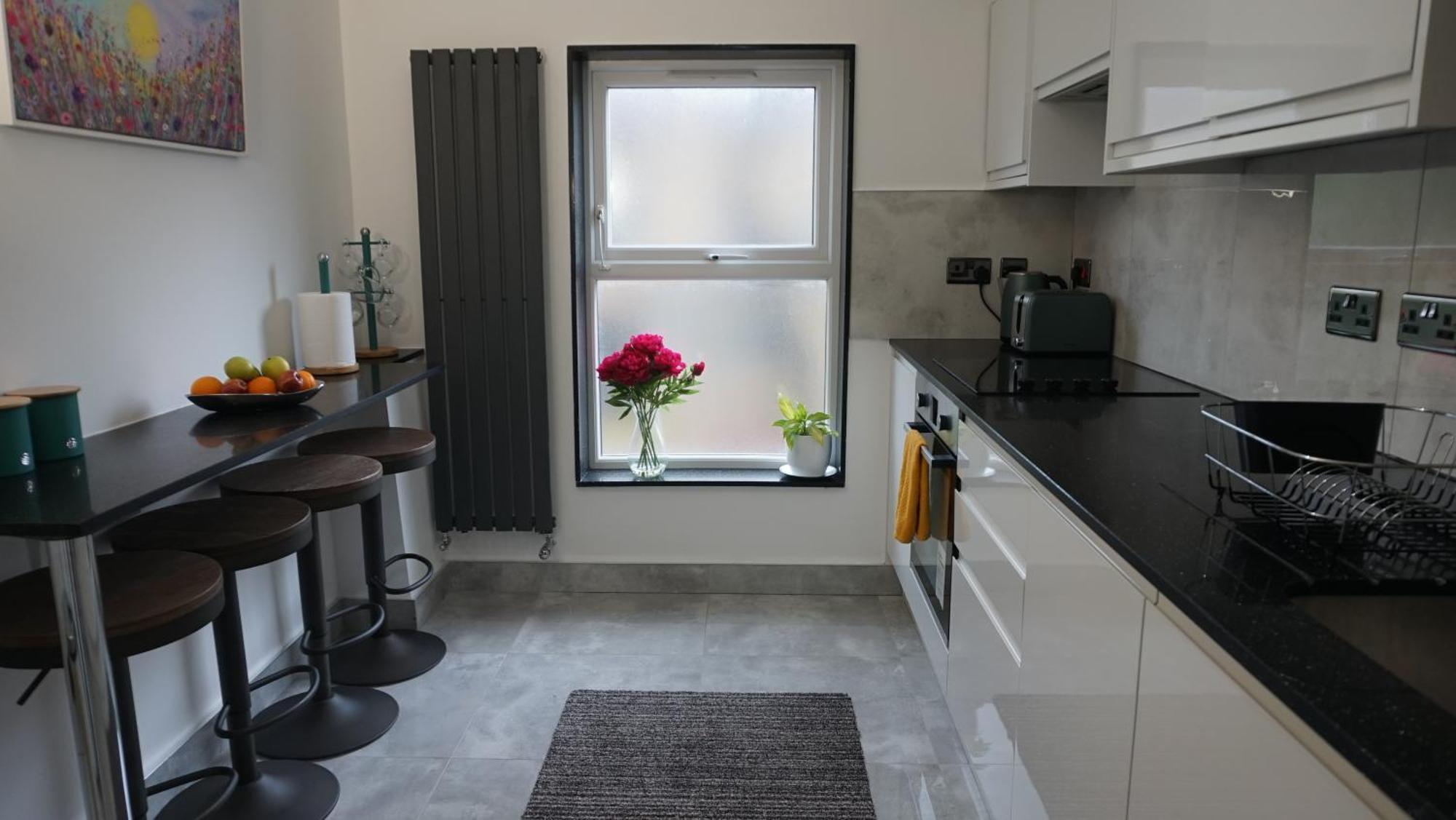 Luxury London House Sleeps 13, 2 Minutes To Metro Villa Kültér fotó
