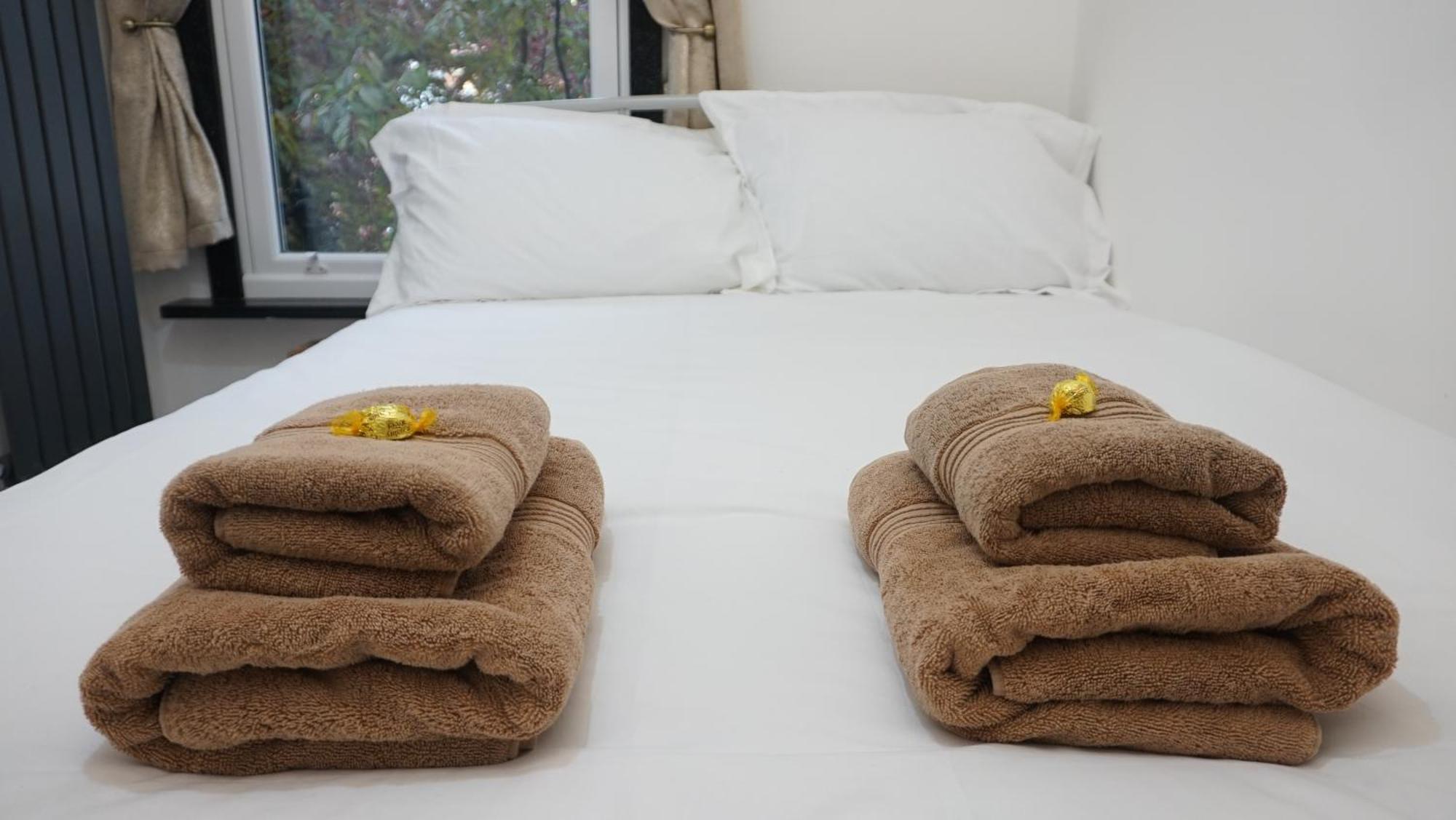 Luxury London House Sleeps 13, 2 Minutes To Metro Villa Kültér fotó